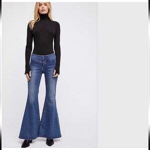 Medium wash Free People very flare jeans size 29!